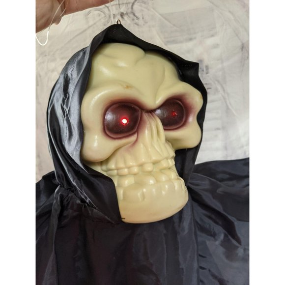 Gemmy shaking skeleton light up vintage hanging sc - Picture 4 of 8